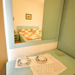 Andela Guest house Banjol