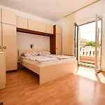 Andela 3*