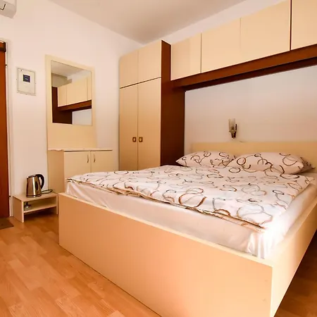 Guest house Andela 3*