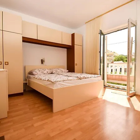 Guest house Andela 3*