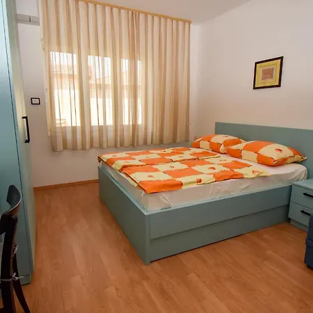 Andela Πανσιόν