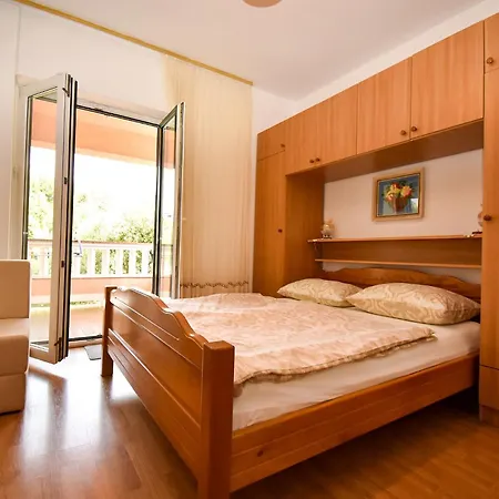 Πανσιόν Andela