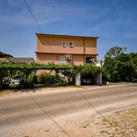 Andela Πανσιόν 3*