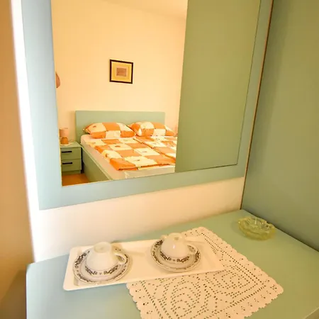 Andela Guest house Banjol